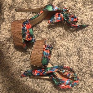Brand new tropical pattern shoes